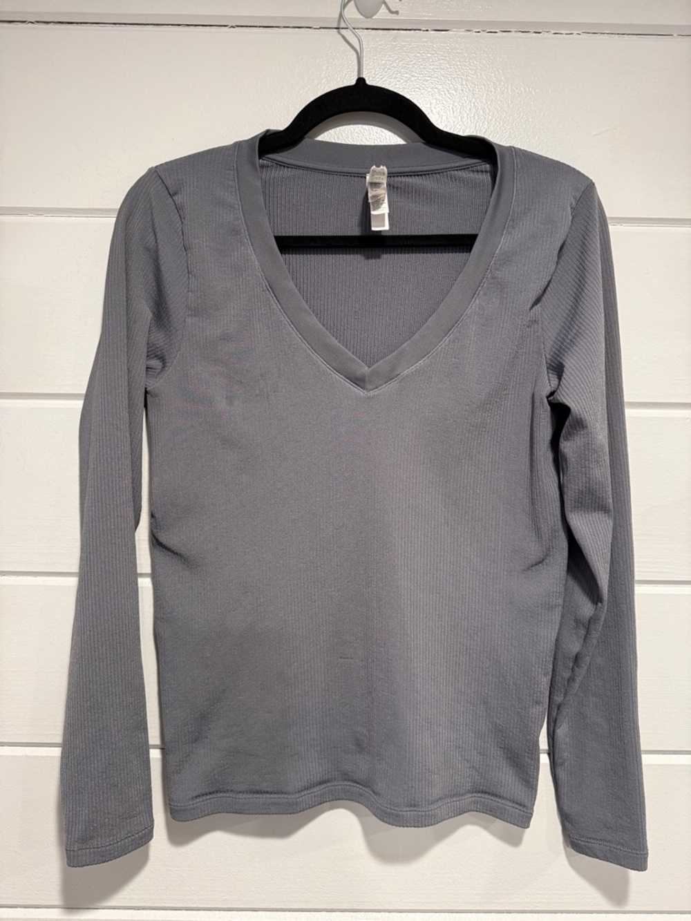 Athleta Long Sleeve V-Neck Top — Gray.        Size - Medium